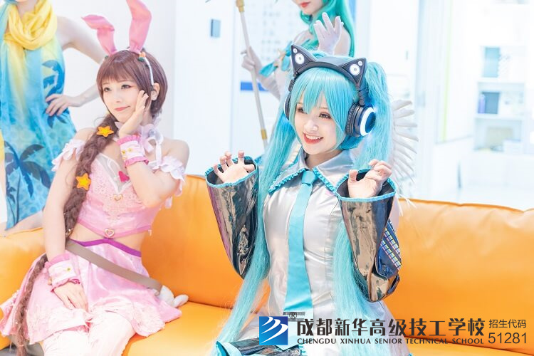 動漫社同學的cosplay表演