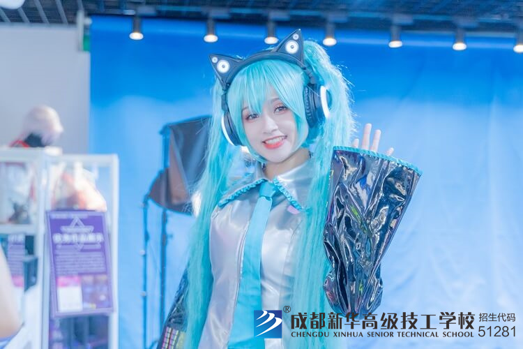 動漫社同學的cosplay表演