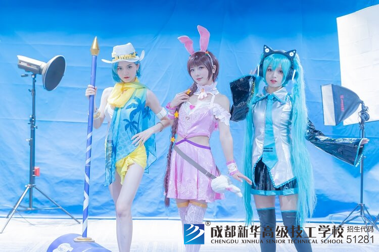 動漫社同學的cosplay表演