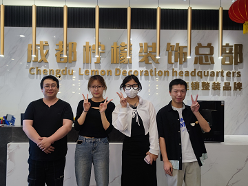 <b>【2023.5】就業(yè)辦老師回訪檸檬裝飾入職學生</b>