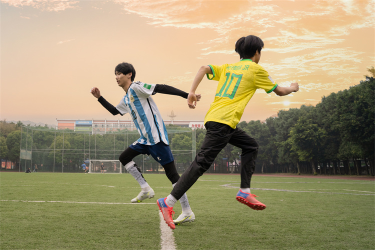 足球社明星球員的炫技時刻