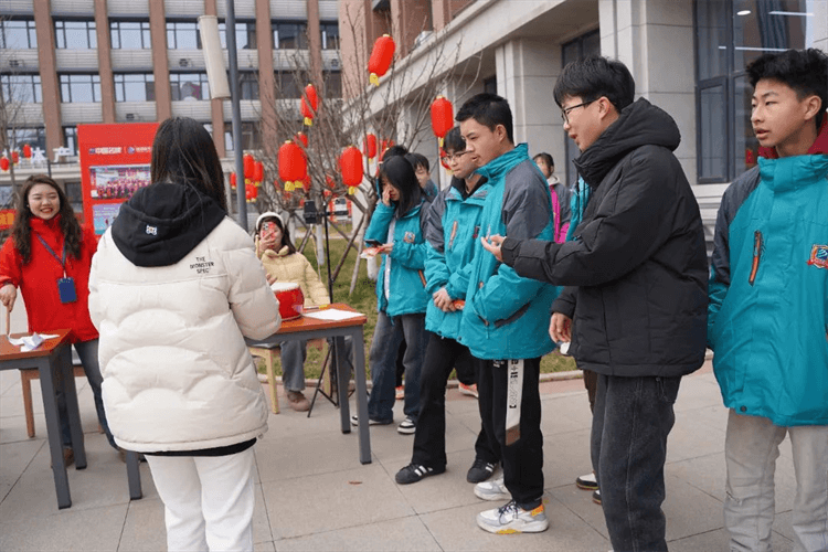 歡聲笑語鬧元宵，匠心獨運慶團圓 