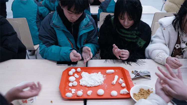 歡聲笑語鬧元宵，匠心獨運慶團圓 