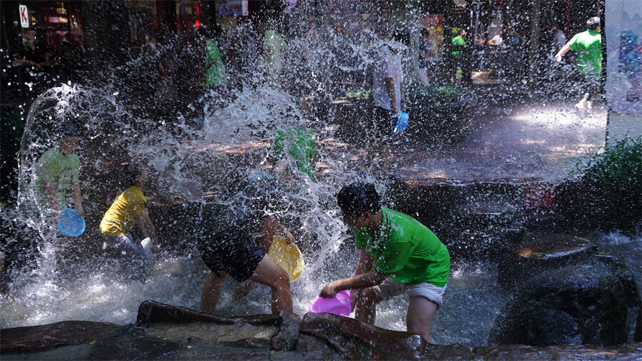 成都新華高級技工學校新生夏令營拓展