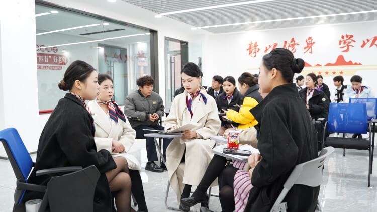 "藍天杯"航空服務(wù)技能大賽