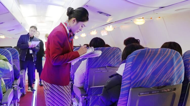 "藍天杯"航空服務(wù)技能大賽