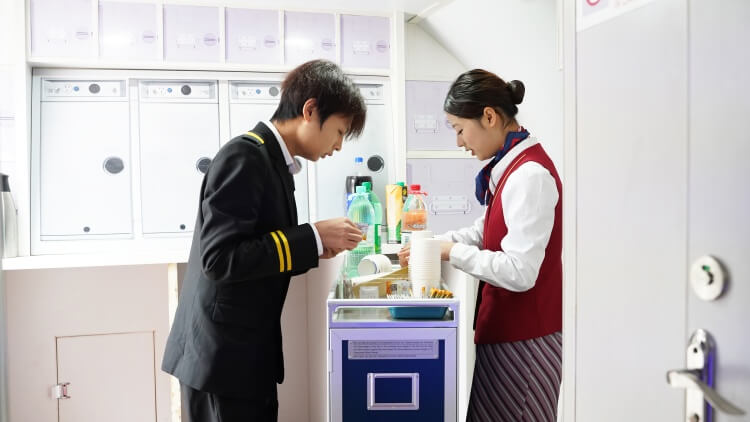 "藍天杯"航空服務(wù)技能大賽